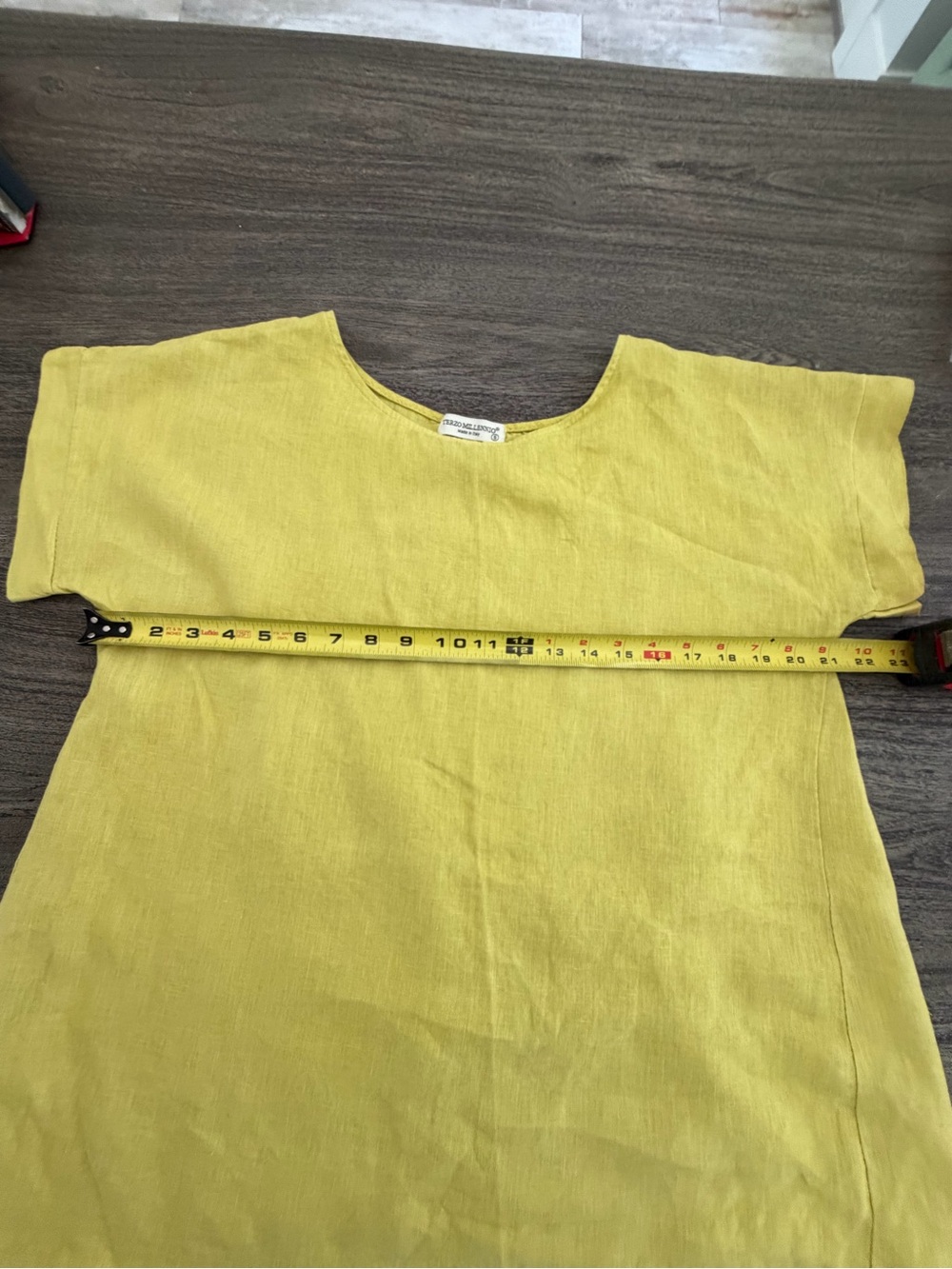 Women's Yellow Button-Back Short Sleeve Linen Top - Picture 6 of 9
